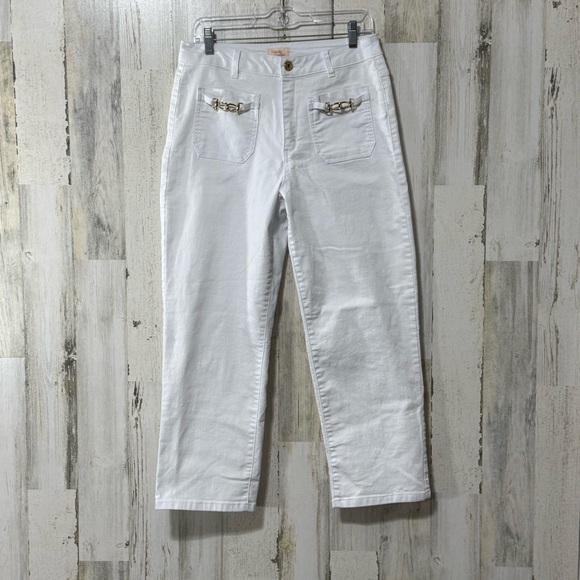 Camila Coelho Ivory Cropped Jeans with Gold Chain Detail - Picture 2 of 14